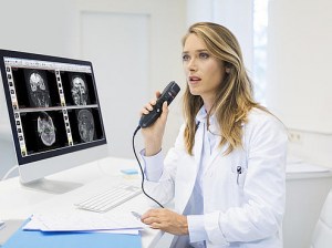 csm_lfh3500_philips-speechmike-dictation-microphone_female-physician-at-desk_1632_eaf58004cf